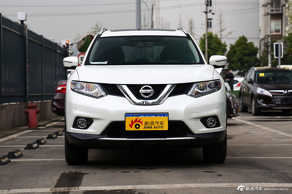 2014款奇骏2.5L自动XV NAVI四驱至尊版