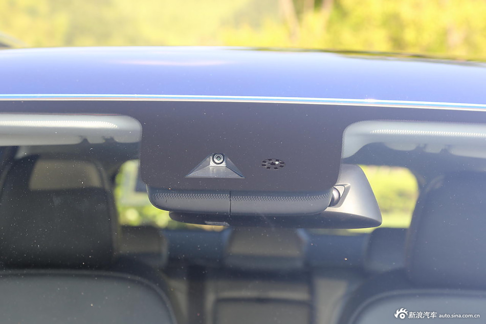 赶尽杀绝自主SUV.荣威RX5的这块巨屏值10亿