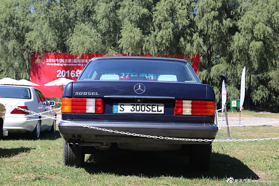 实拍奔驰老爷车专区梅赛德斯奔驰(mercedes-benz)是世界著名的德国