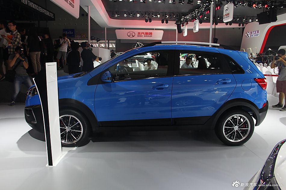 广州车展实拍昌河首款小型SUV Q25