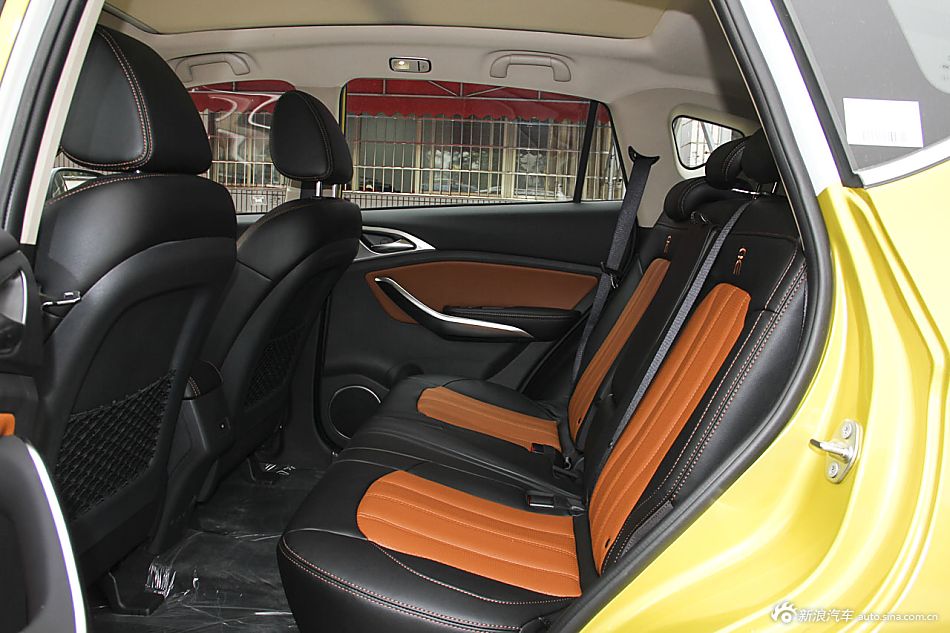 2016款比亚迪宋2.0TID自动尊贵型