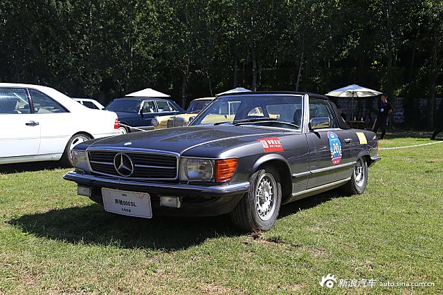 实拍奔驰老爷车专区梅赛德斯奔驰(mercedes-benz)是世界著名的德国