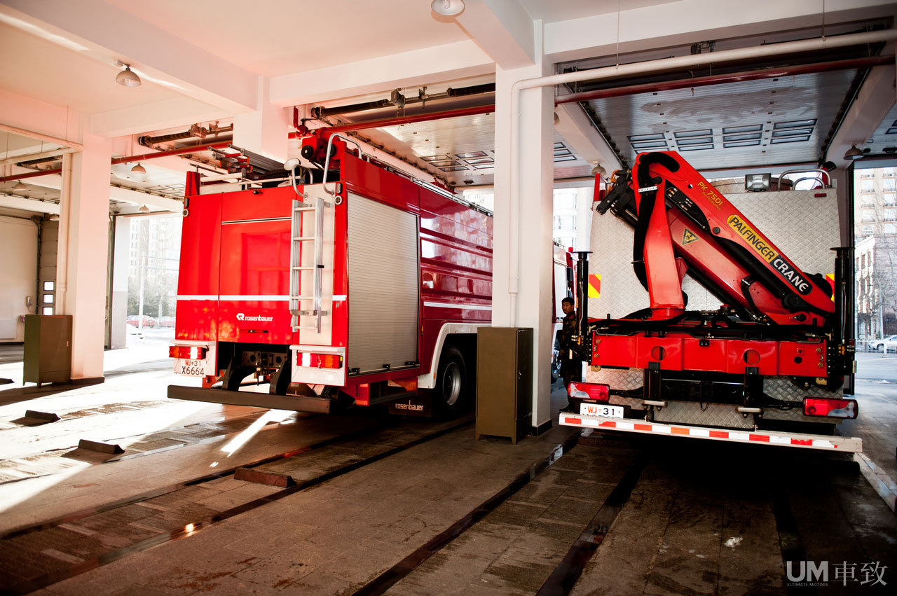 整装待发 探秘最酷消防车车库