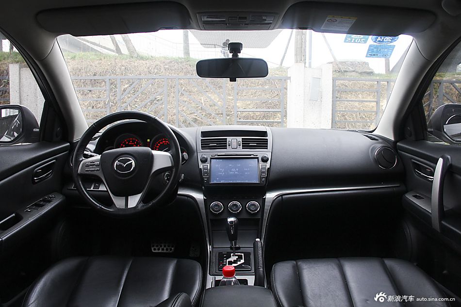 2015款睿翼轿跑2.0L自动豪华版