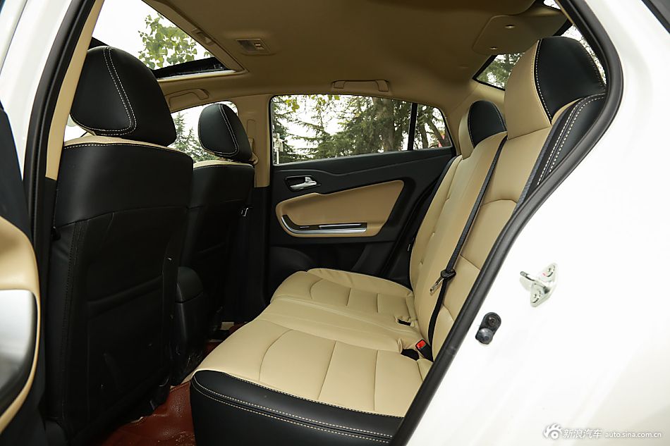 2015款海马福美来1.6L手动悦尚型