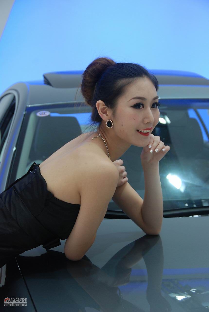 2011兰州车展美女模特高清图