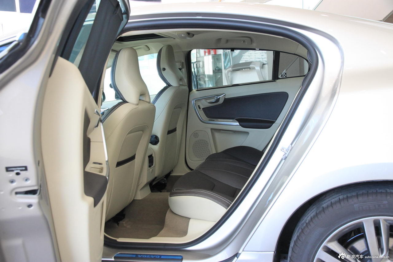沃尔沃s60l实拍高清图_沃尔沃s60l空间图片34834367_汽车图库_新浪