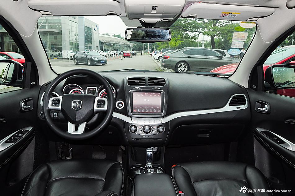 2014款酷威2.4L自动两驱旅行版