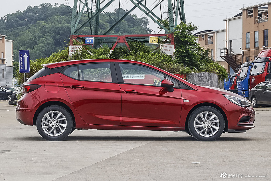 2016款威朗轿跑1.5L自动领先型15S