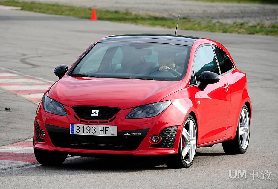 体验西雅特leon cupra r