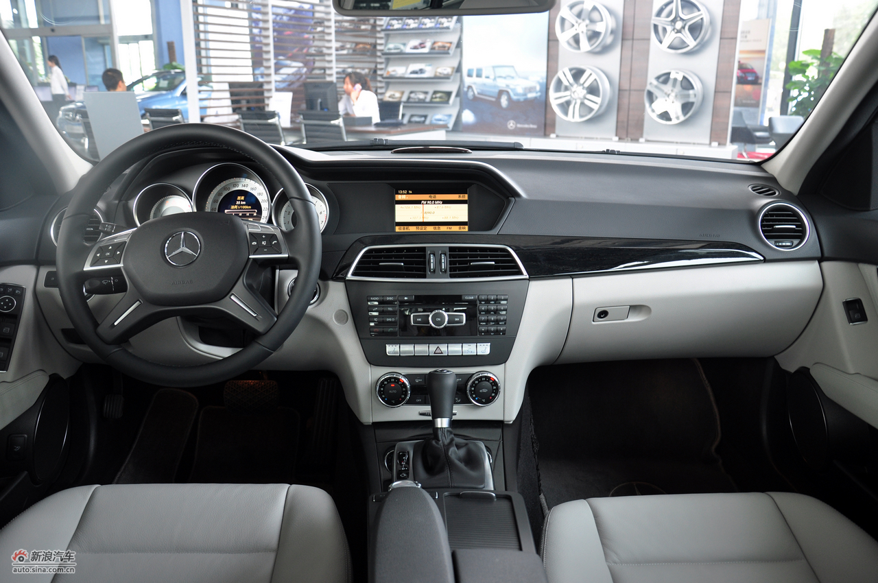 2011款奔驰c级高清到店实拍_奔驰c级内饰图片6204499_汽车图库_新浪