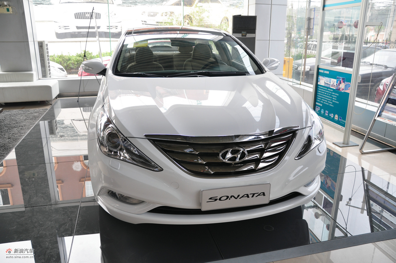 北京现代索纳塔八外观图