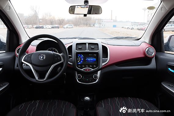 2014款奔奔1.4L手动天窗版