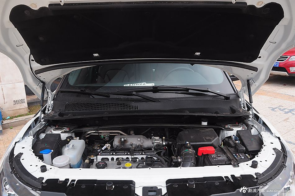 2015款陆风X7 2.0T全景尊贵版