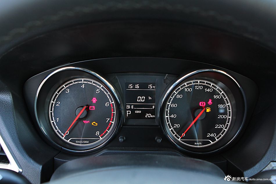 2016款奔腾B30 1.6L自动豪华型