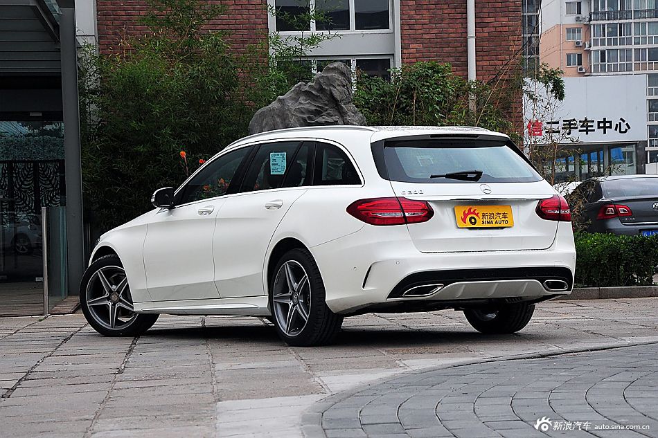 20015款奔驰C级C200旅行版