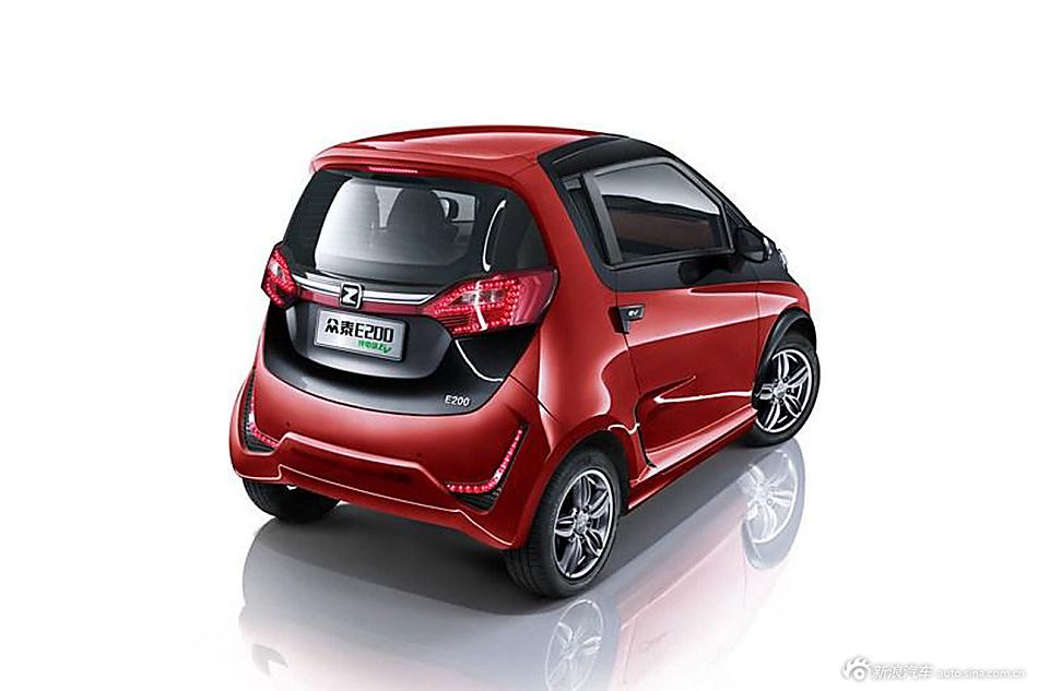 众泰E200