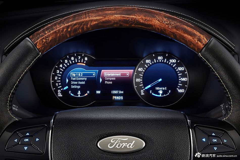 2016款福特探险者官方图