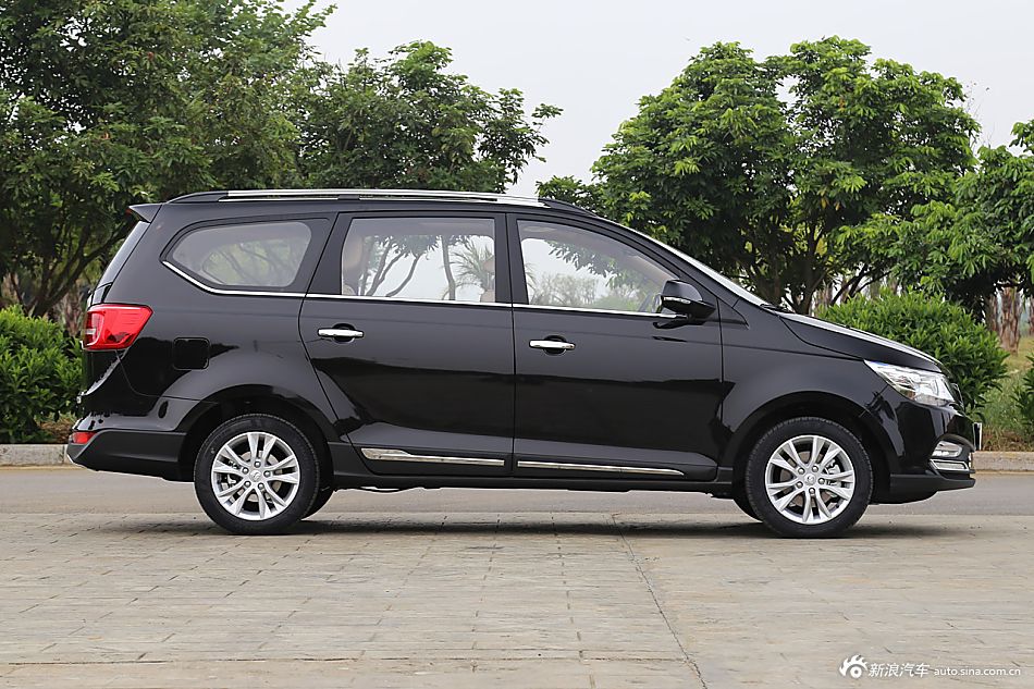 2016款宝骏730 1.5L旗舰版