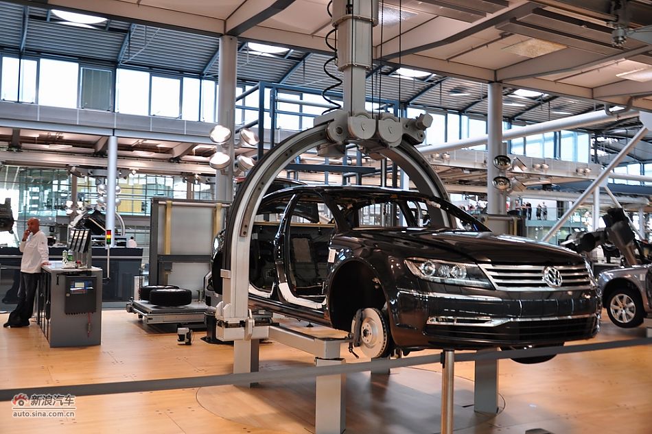 在这里,大众汽车将传统的工业化汽车制造方法和出色的手工艺完美结合