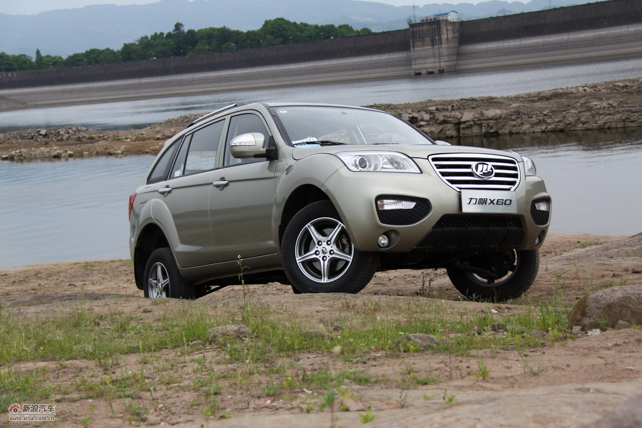 力帆x60整体外观