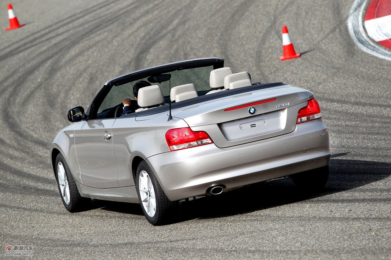 宝马1系敞篷轿跑