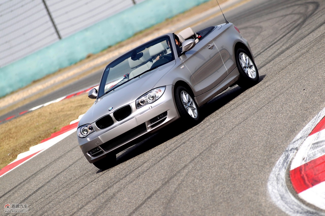 宝马1系敞篷轿跑