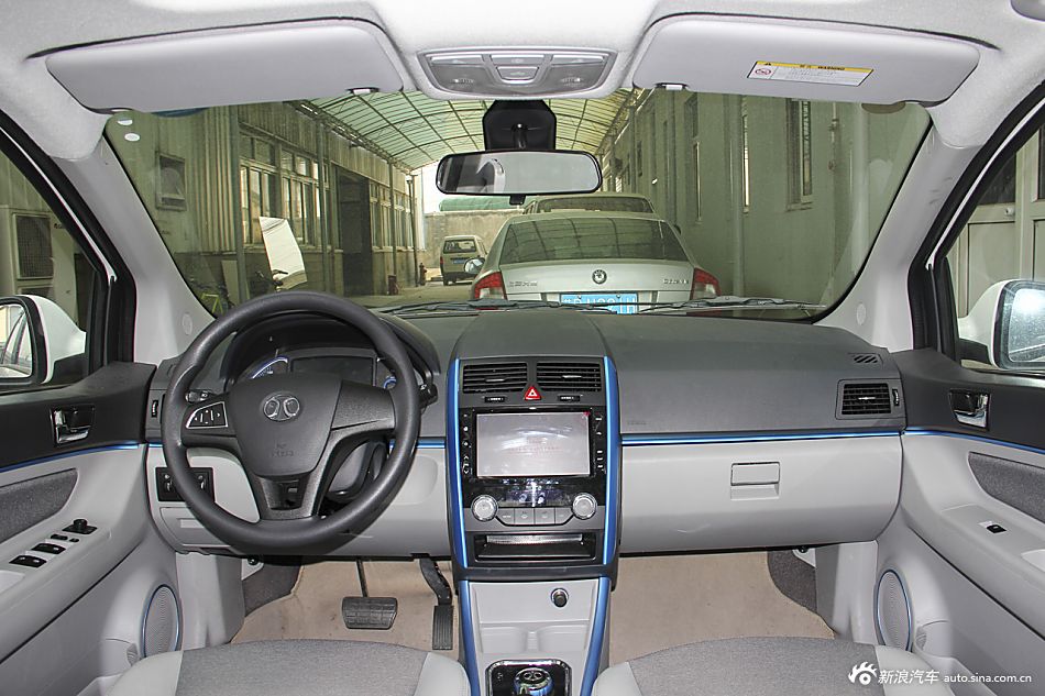 2015款北汽新能源EV160电动轻秀版