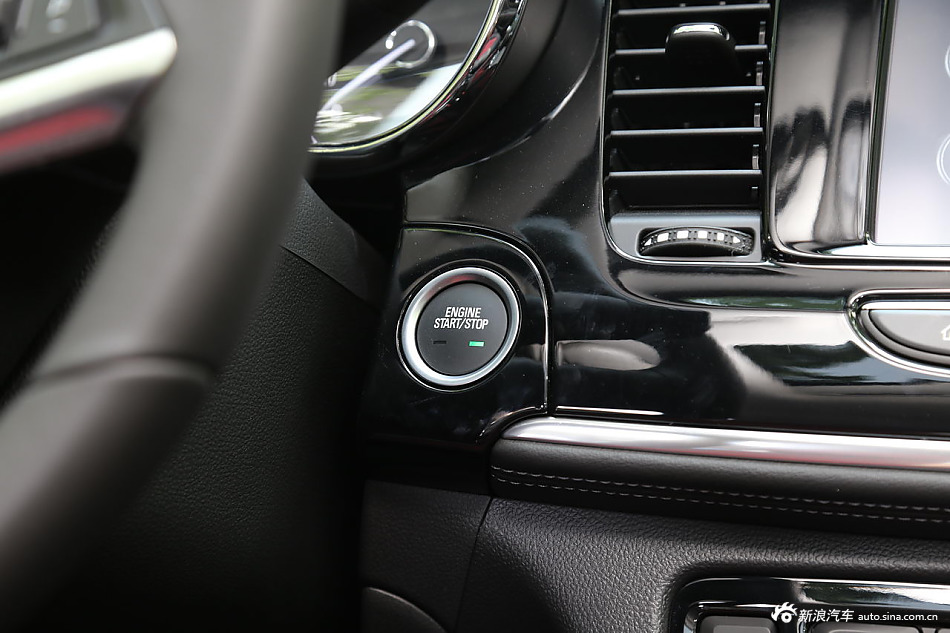 年轻人的第一辆SUV.实拍新款别克昂科拉