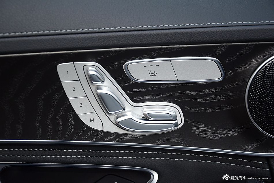 2015款奔驰C级C200 2.0T自动运动版