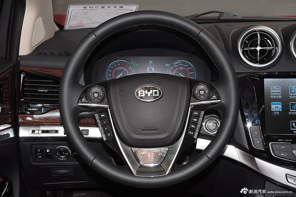 2015款比亚迪唐2.0T自动四驱旗舰型