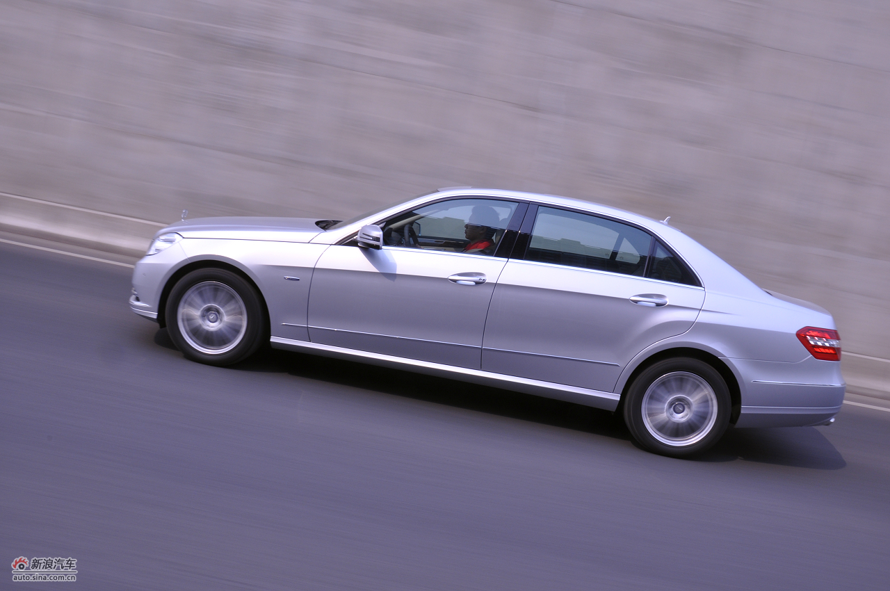 2011款奔驰e200 cgi优雅型_奔驰e级试车图片4955180_汽车图库_新浪