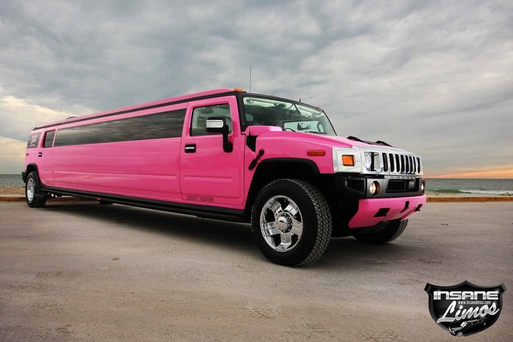 超级萌物粉红加长悍马