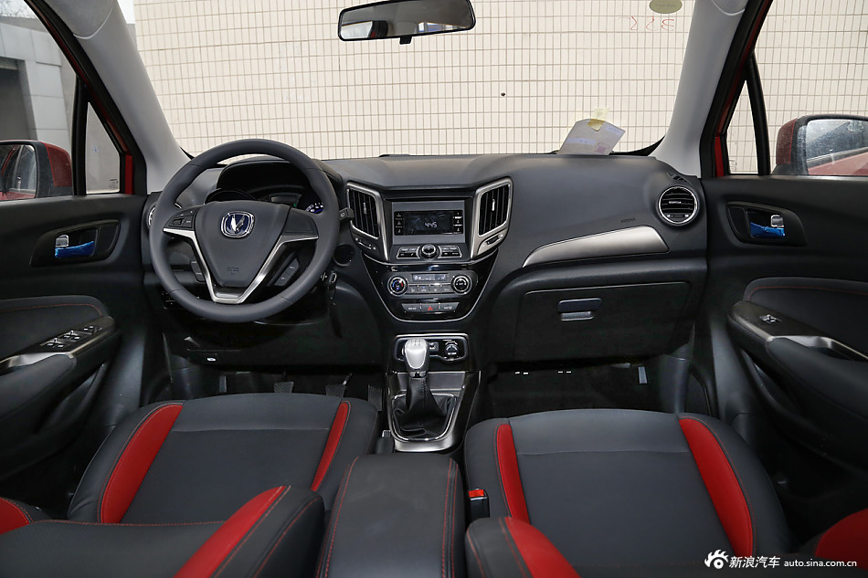 2016款长安CS15 1.5L手动时尚版