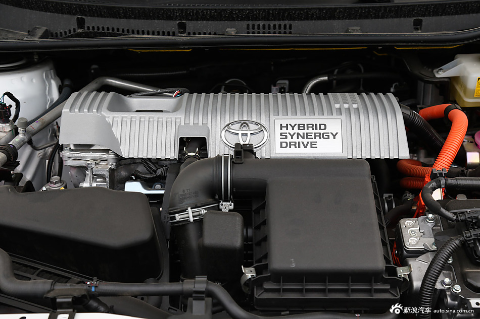 2016款卡罗拉双擎1.8L自动旗舰版