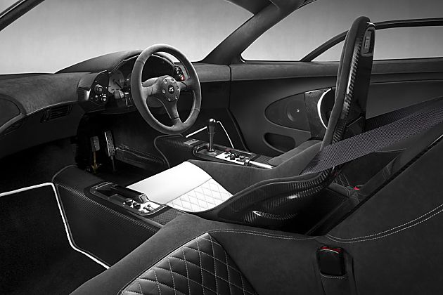 2015年古德伍德速度节上,迈凯伦带来了一辆特别涂装版的p1,之所以特别