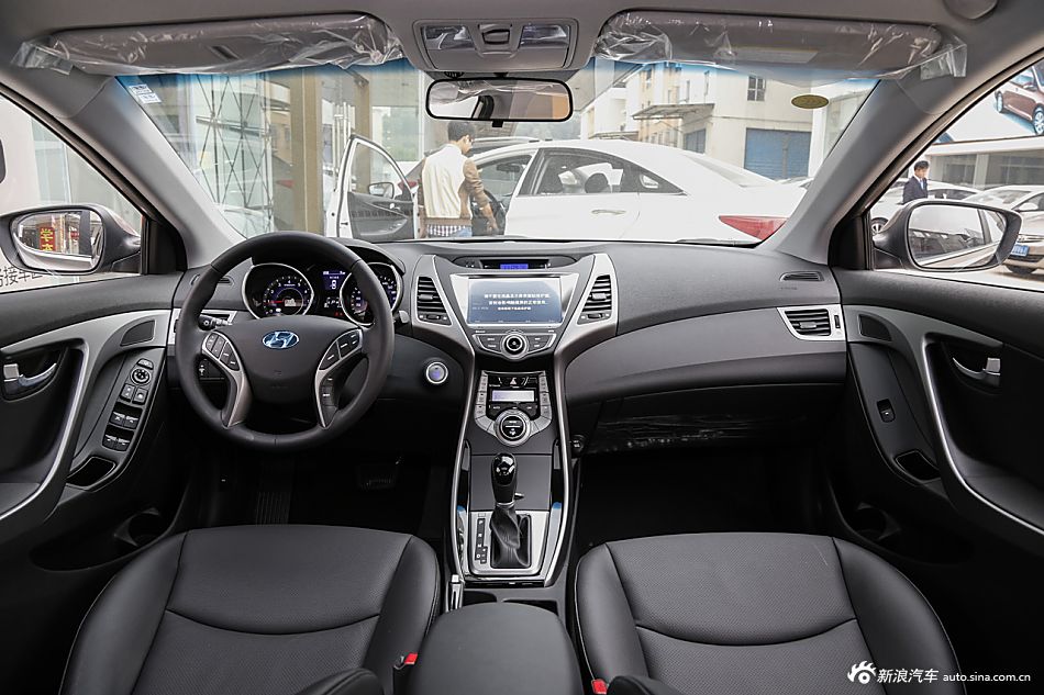 2015款朗动1.6L自动尊贵型