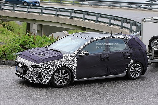 取消三门版车型 现代新i30巴黎车展亮相