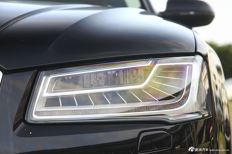 2014款奥迪A8L 3.0T自动45TFSI quattro豪华型