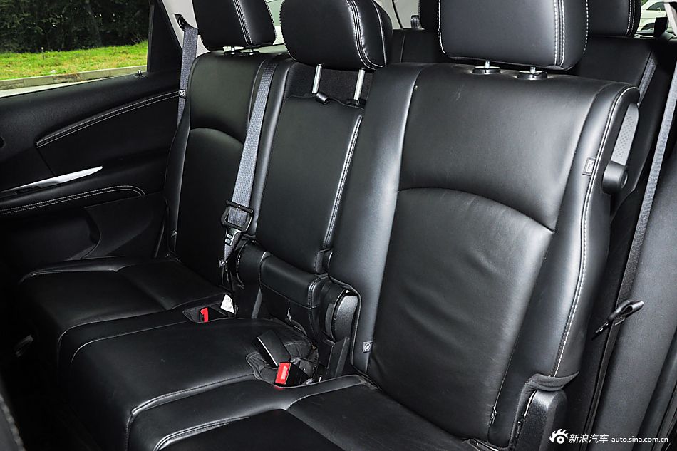 2014款酷威2.4L自动两驱旅行版