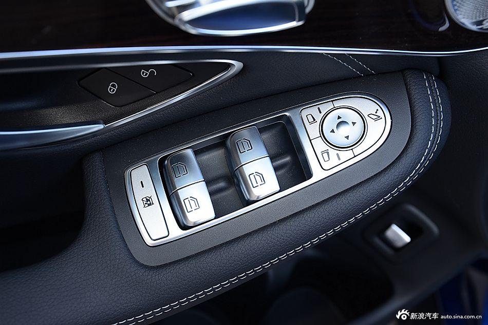 2016款奔驰GLC260 2.0T自动4MATIC动感型