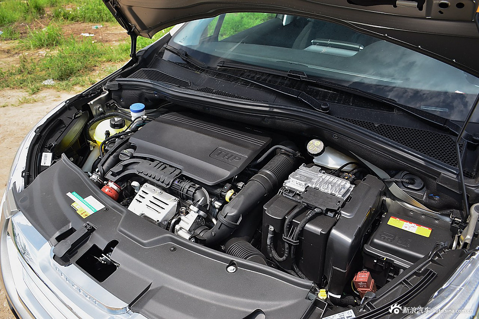 2016款标致2008 1.2T 自动时尚版