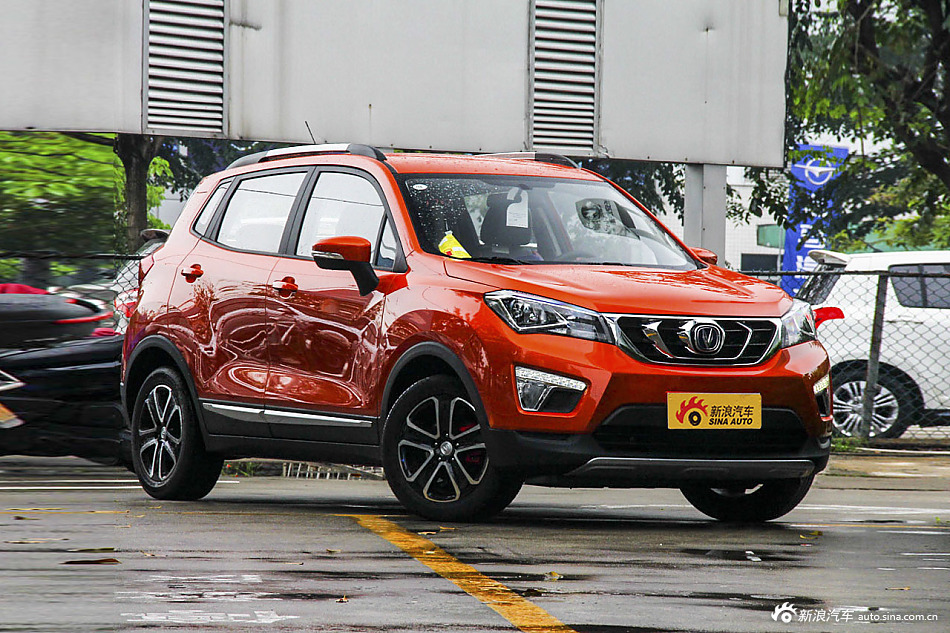 2016款长安CS15 1.5L手动尊贵版