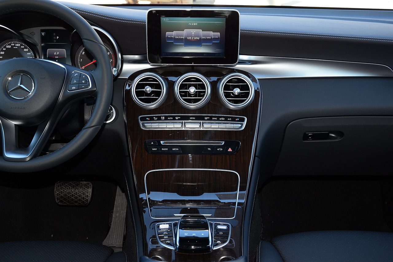 2016款奔驰glc260 2.0t自动4matic动感型