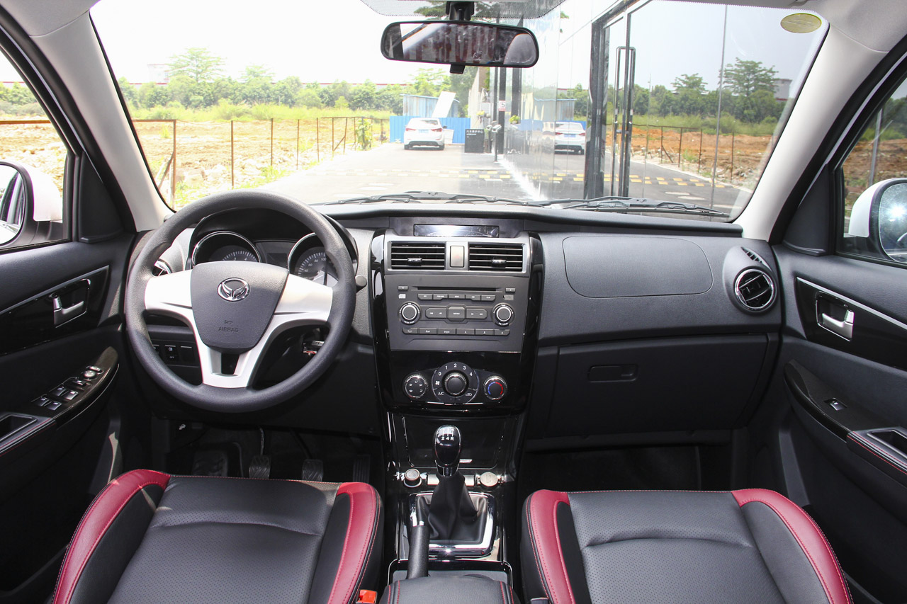 2016款北汽幻速s3 1.5l手动创业型