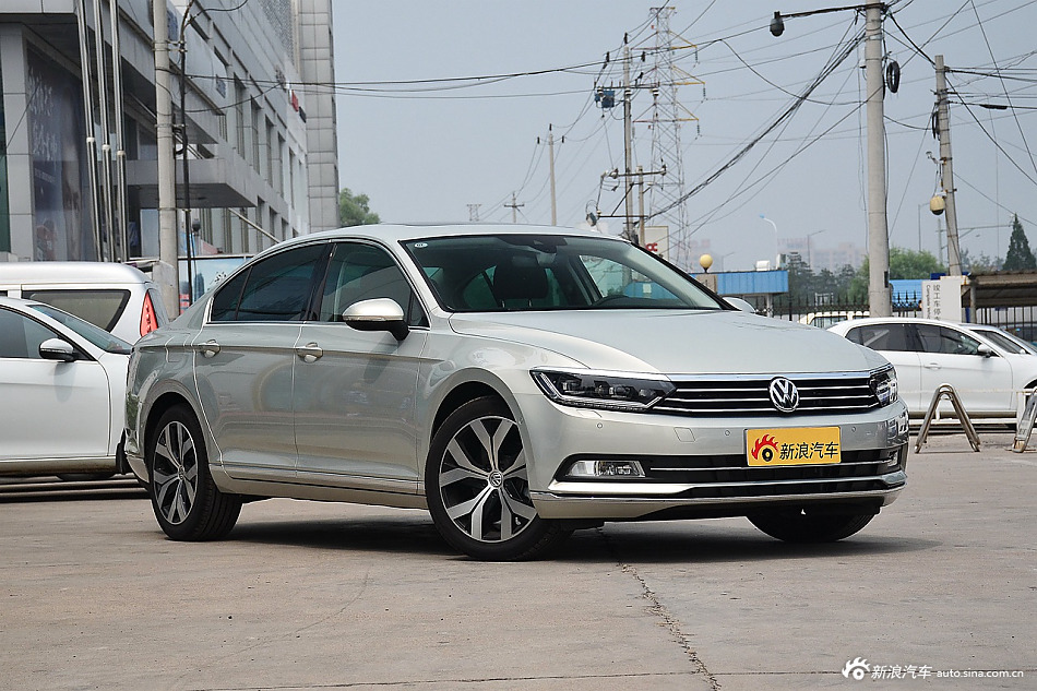 2017款迈腾2.0T自动380TSI DSG尊贵型