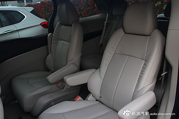 2014款GL8商务车3.0L XT豪华商务旗舰版