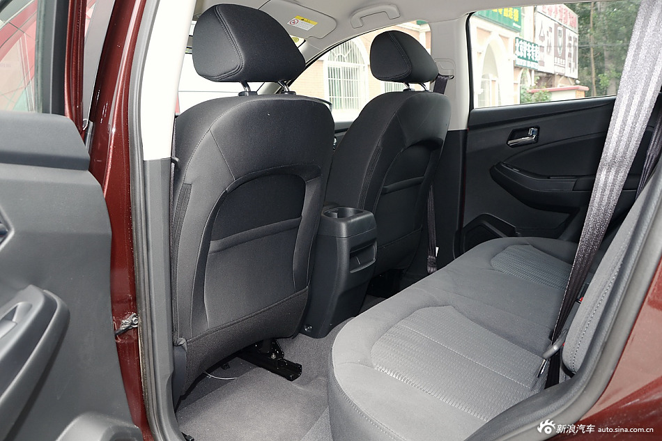 2015款启辰T70 1.6L手动睿行版