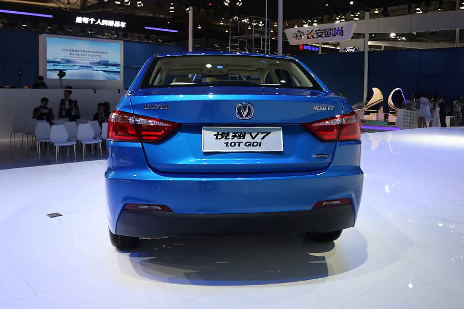2016成都车展:长安全新悦翔v7正式上市