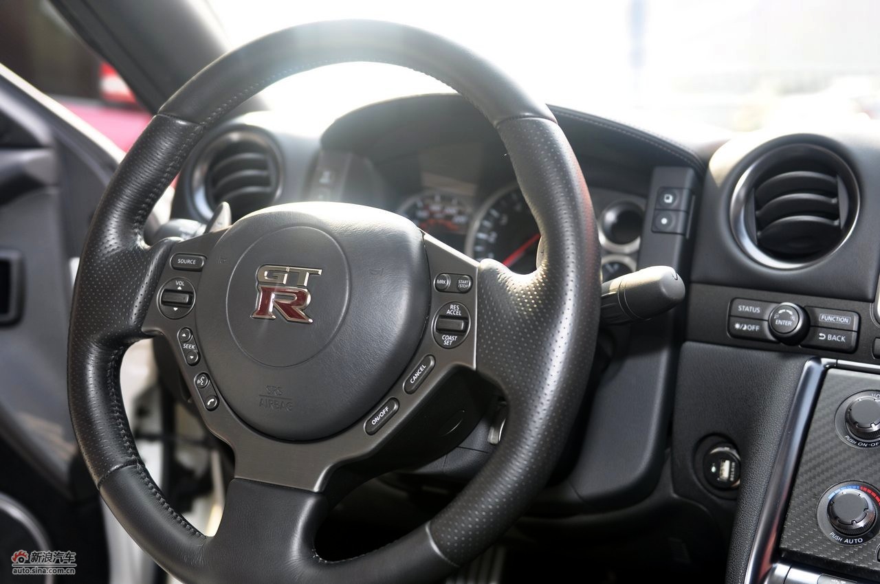2012款日产gt-r内饰_gt-r内饰图片7015482_汽车图库_新浪汽车_新浪网